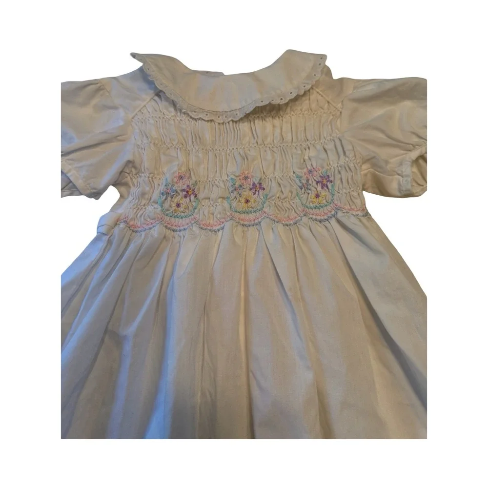 Vintage Polly Flinders Hand Smocked Floral Dress White Size 6 Peter Pan Collar